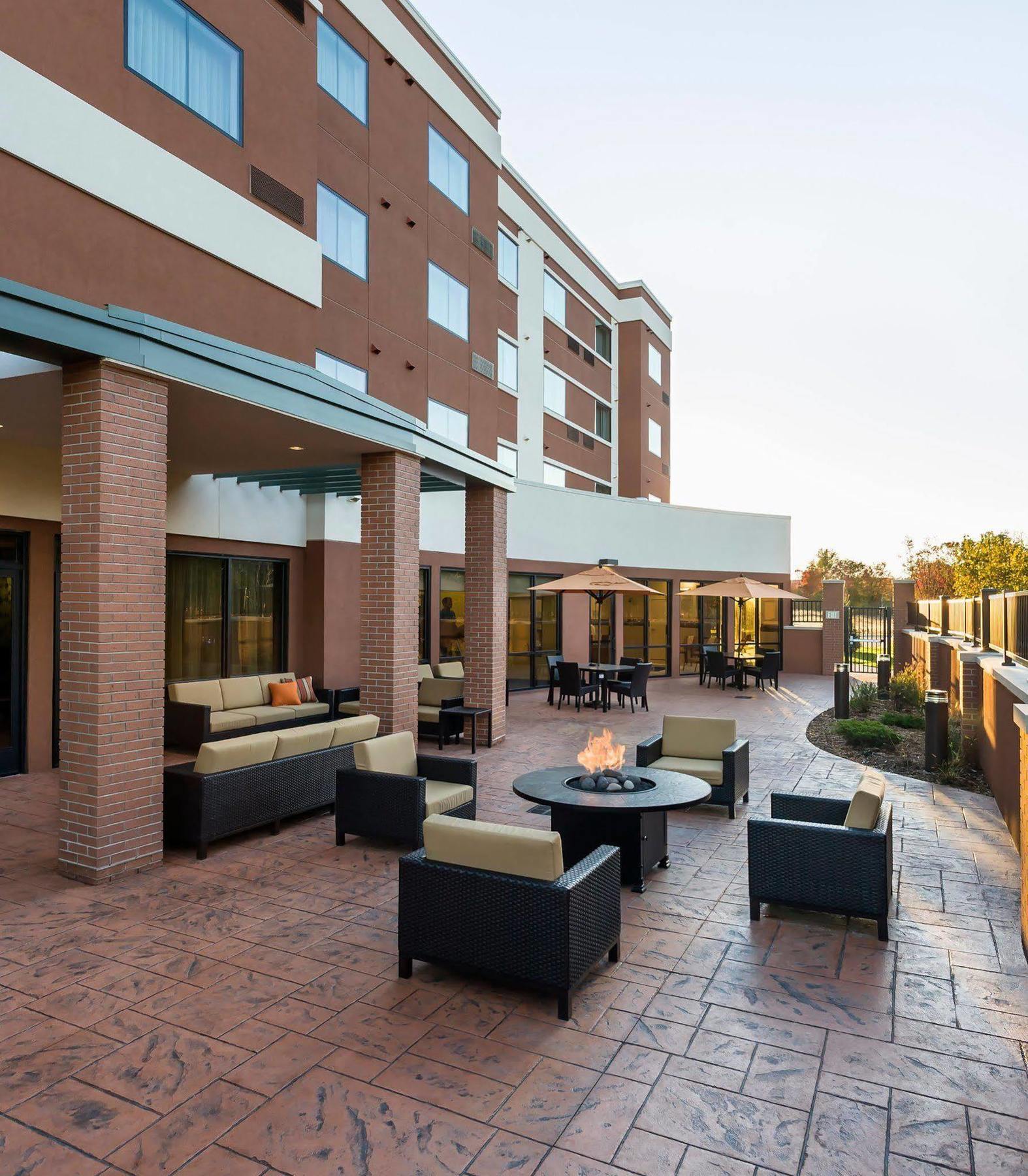 Courtyard By Marriott Kalamazoo Portage Exterior photo